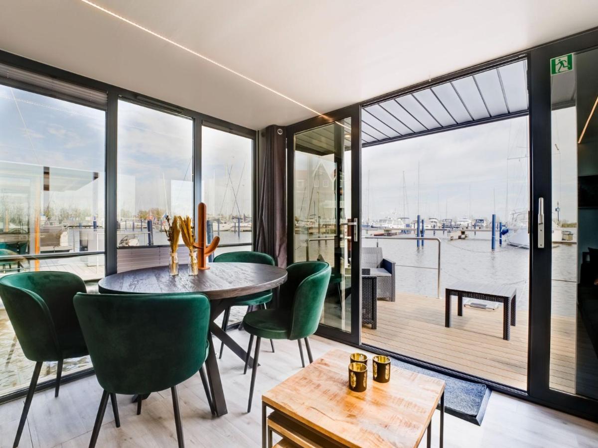 Beautiful Houseboat In Marina Of Volendam Hotel Exterior foto