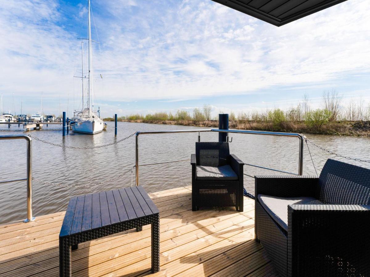Beautiful Houseboat In Marina Of Volendam Hotel Exterior foto