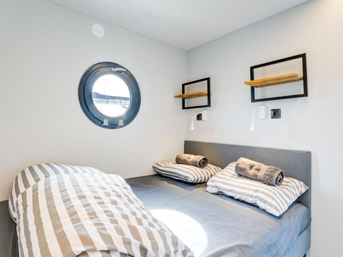 Beautiful Houseboat In Marina Of Volendam Hotel Exterior foto