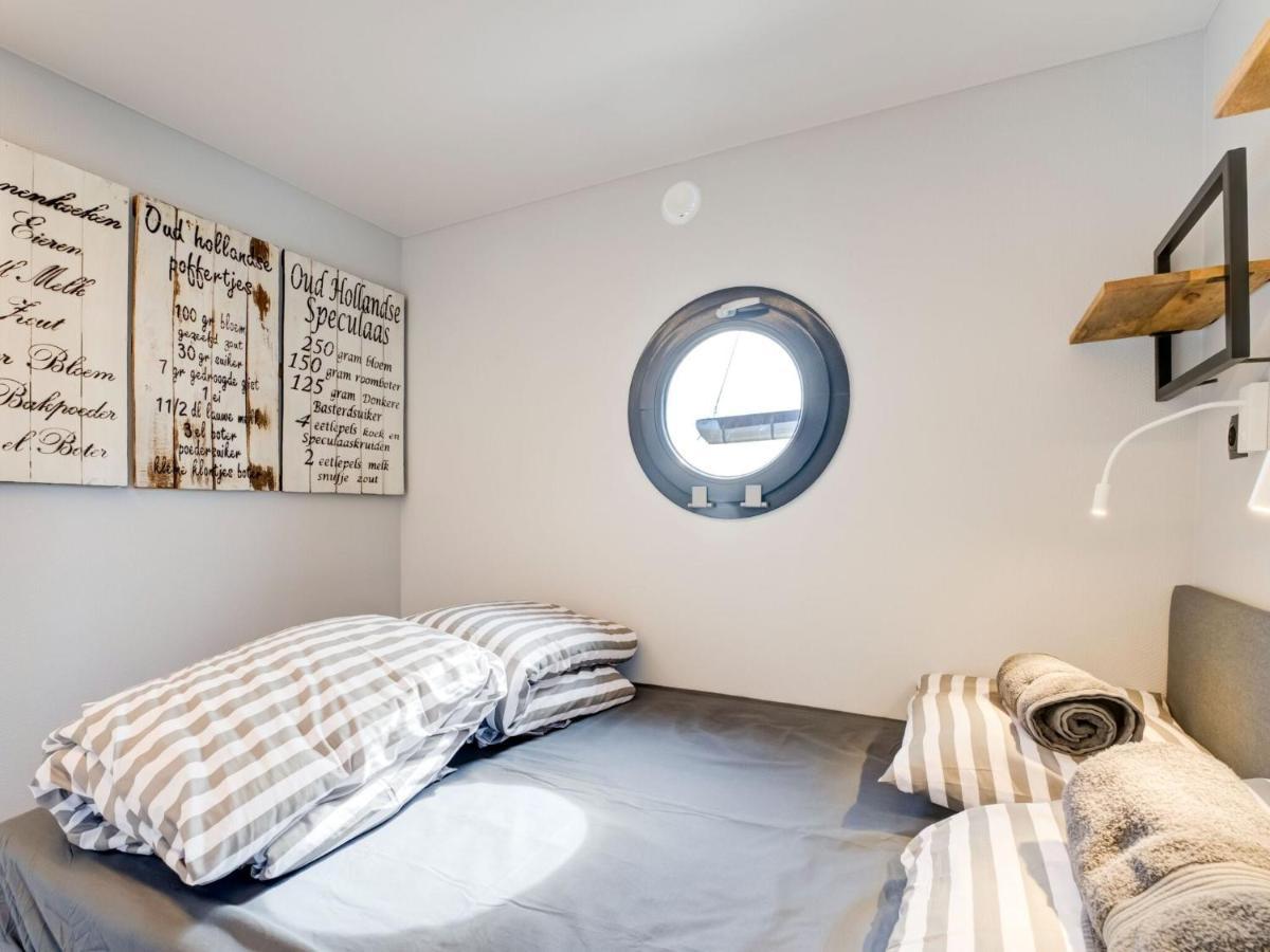 Beautiful Houseboat In Marina Of Volendam Hotel Exterior foto